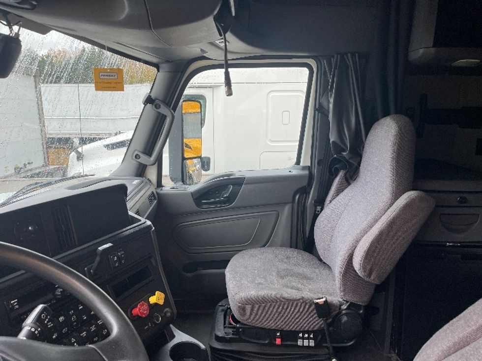 Sleeper Tractor-Heavy Duty Tractors-International-2020-LT625-Capitol Heights-MD-492,647\n\t\tmiles-$ 44,500 - Image 7