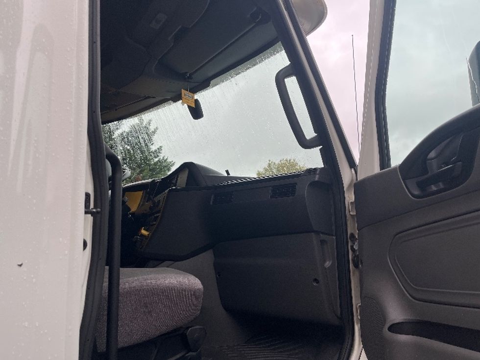 Sleeper Tractor-Heavy Duty Tractors-International-2020-LT625-Capitol Heights-MD-492,647\n\t\tmiles-$ 44,500 - Image 9