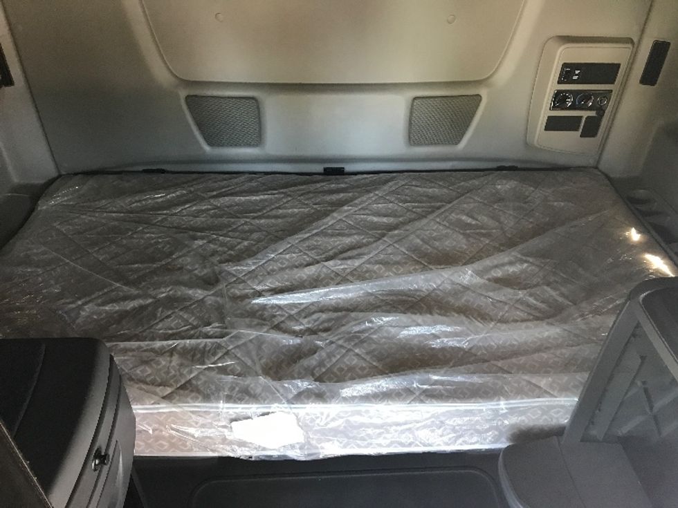 Sleeper Tractor-Heavy Duty Tractors-International-2020-LT625-Charlotte-NC-620,611\n\t\tmiles-$ 37,500 - Image 17