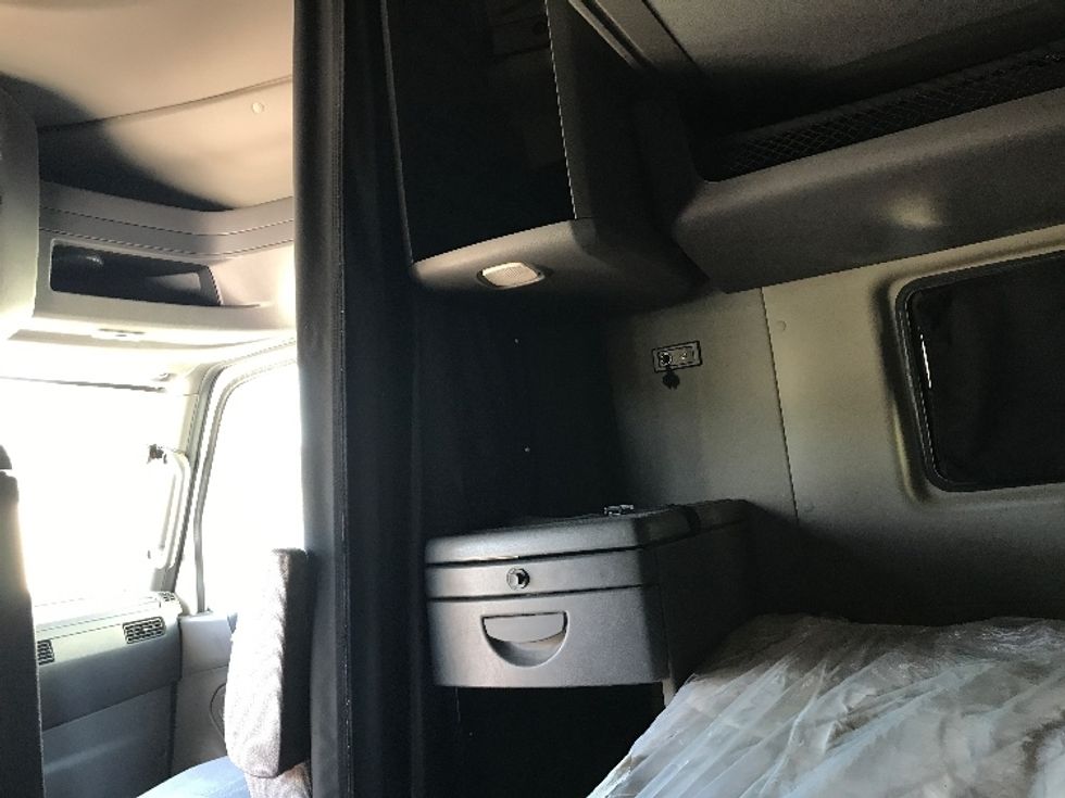 Sleeper Tractor-Heavy Duty Tractors-International-2020-LT625-Charlotte-NC-620,611\n\t\tmiles-$ 37,500 - Image 19