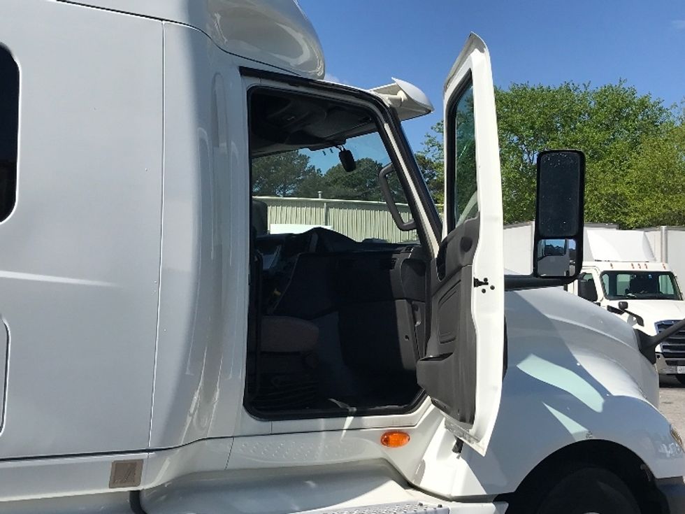 Sleeper Tractor-Heavy Duty Tractors-International-2020-LT625-Chesapeake-VA-679,707\n\t\tmiles-$ 37,750 - Image 13