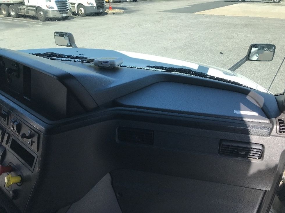 Sleeper Tractor-Heavy Duty Tractors-International-2020-LT625-Chesapeake-VA-679,707\n\t\tmiles-$ 37,750 - Image 14