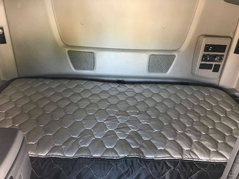 Sleeper Tractor-Heavy Duty Tractors-International-2020-LT625-Chesapeake-VA-679,707\n\t\tmiles-$ 37,750 - Image 16