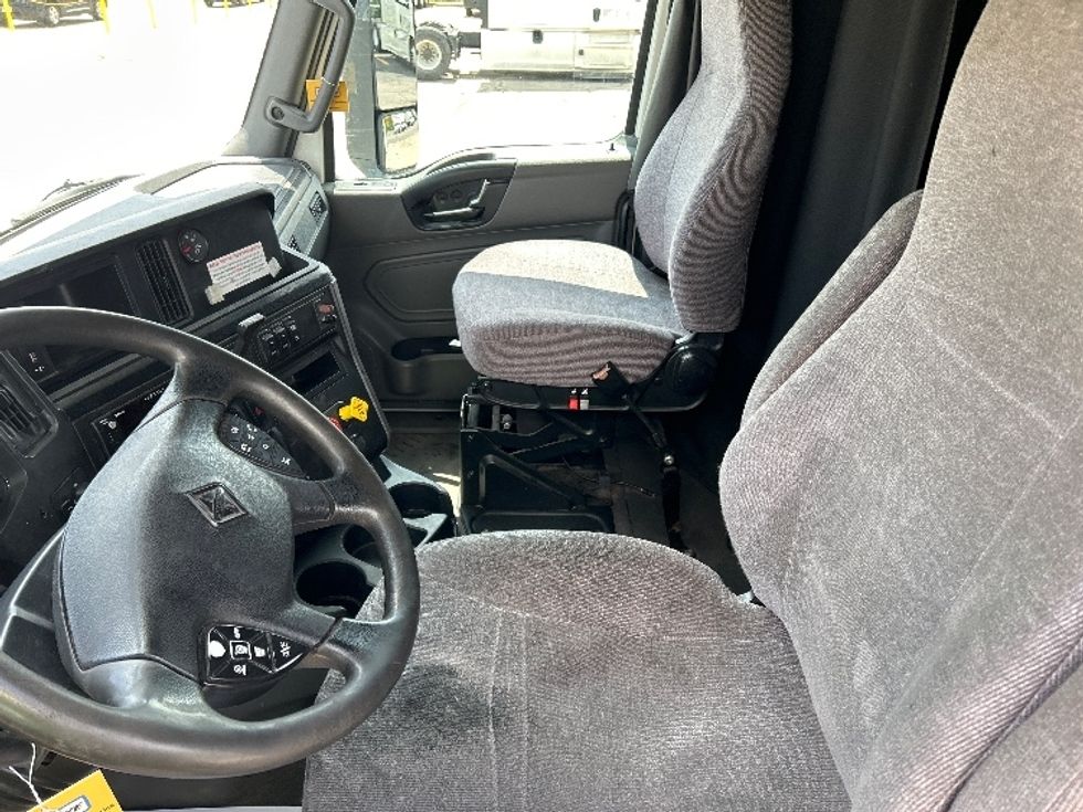 Sleeper Tractor-Heavy Duty Tractors-International-2020-LT625-Chicago (Melrose Park)-IL-497,150\n\t\tmiles-$ 41,500 - Image 10