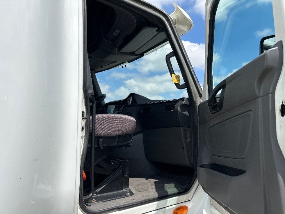 Sleeper Tractor-Heavy Duty Tractors-International-2020-LT625-Chicago (Melrose Park)-IL-497,150\n\t\tmiles-$ 41,500 - Image 13