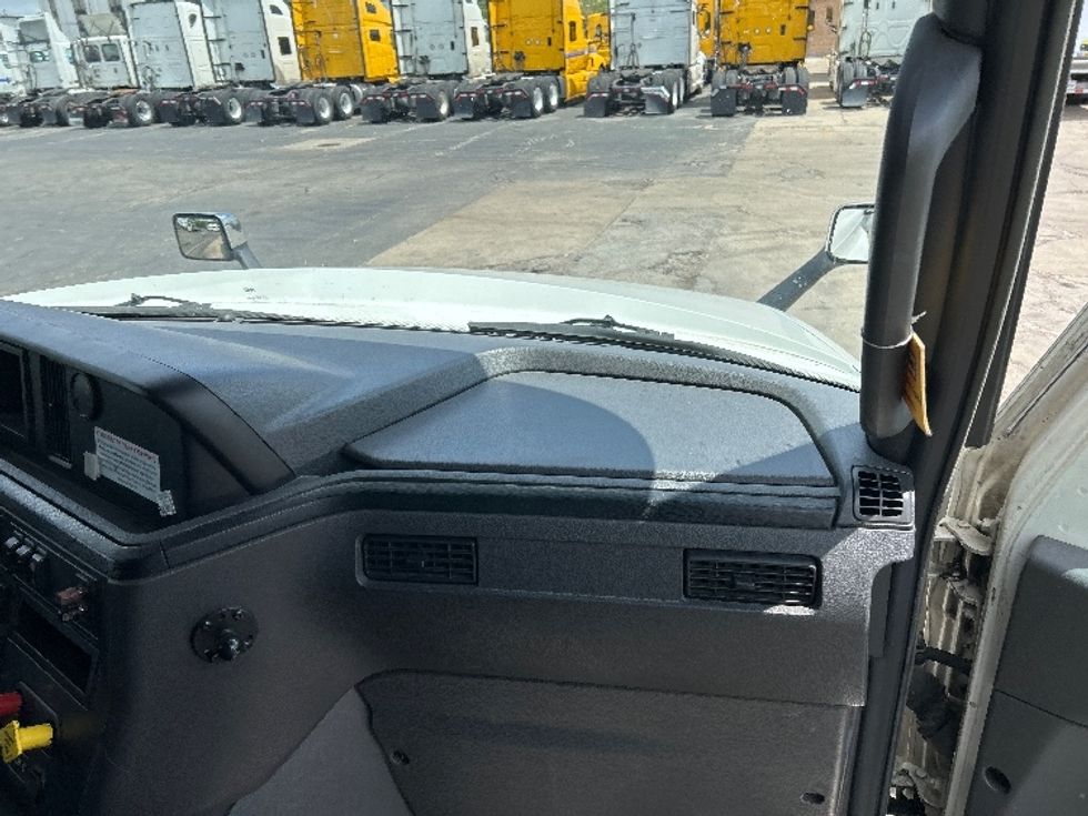 Sleeper Tractor-Heavy Duty Tractors-International-2020-LT625-Chicago (Melrose Park)-IL-497,150\n\t\tmiles-$ 41,500 - Image 14