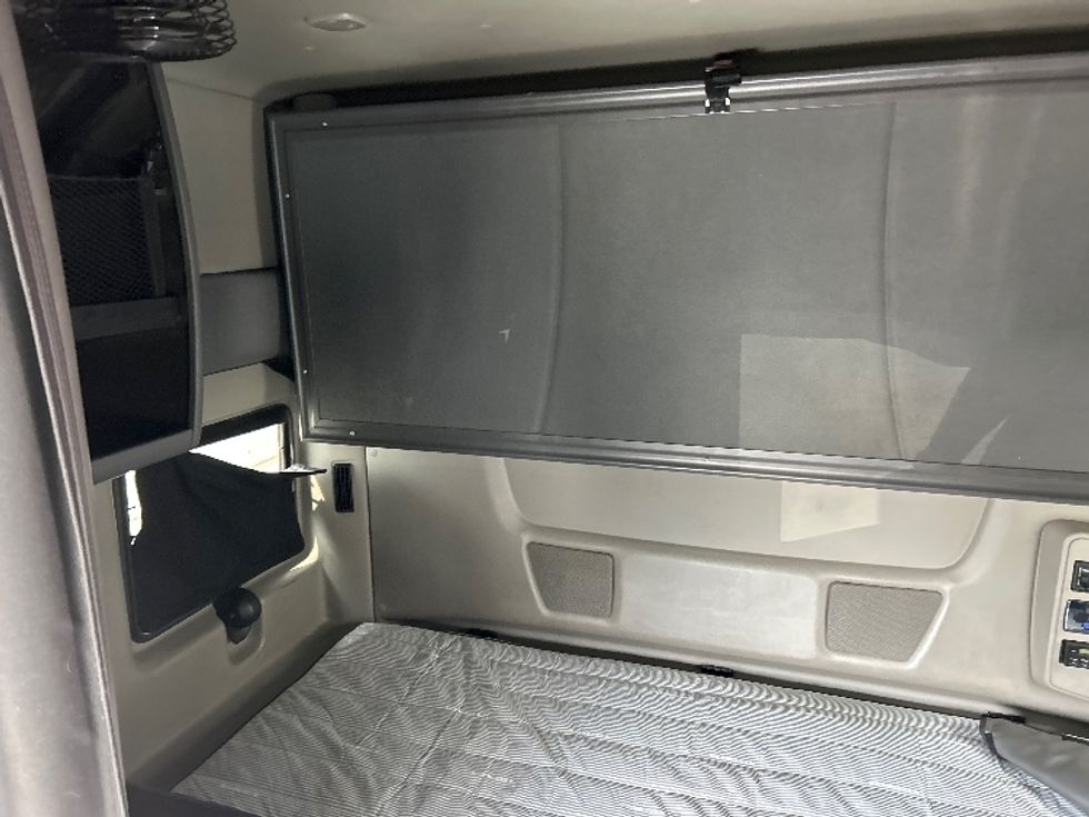 Sleeper Tractor-Heavy Duty Tractors-International-2020-LT625-Chicago (Melrose Park)-IL-497,150\n\t\tmiles-$ 41,500 - Image 16