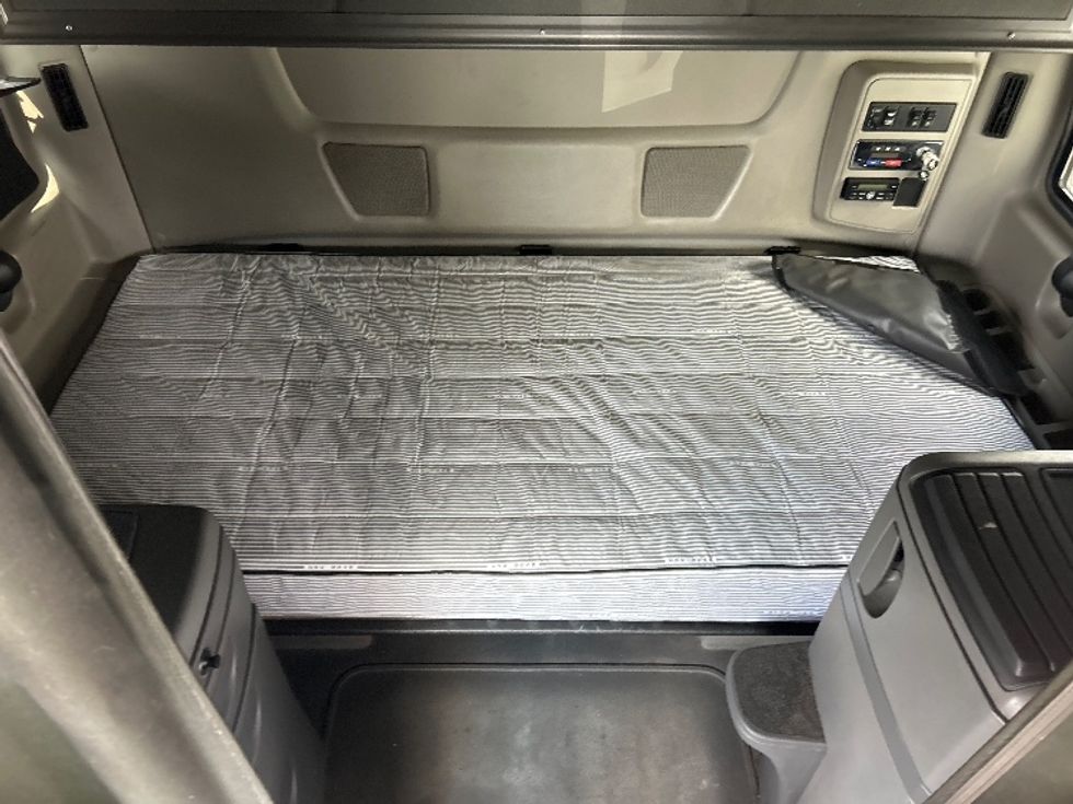 Sleeper Tractor-Heavy Duty Tractors-International-2020-LT625-Chicago (Melrose Park)-IL-497,150\n\t\tmiles-$ 41,500 - Image 17