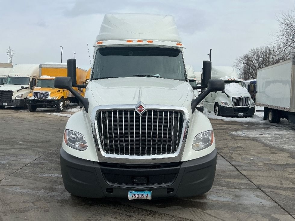 Sleeper Tractor-Heavy Duty Tractors-International-2020-LT625-Chicopee-MA-398,765\n\t\tmiles-$ 45,500 - Image 2