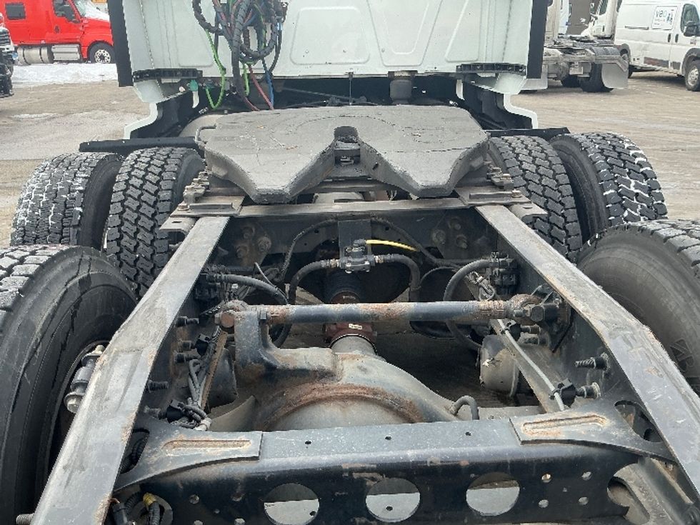 Sleeper Tractor-Heavy Duty Tractors-International-2020-LT625-Chicopee-MA-398,765\n\t\tmiles-$ 45,500 - Image 6