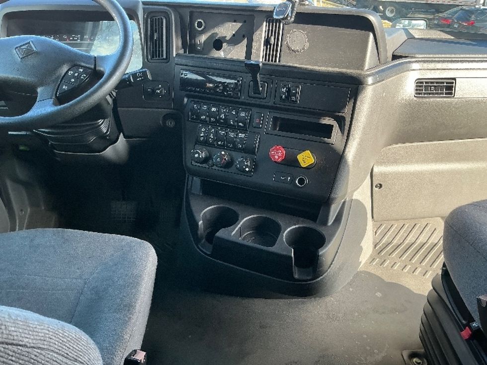 Sleeper Tractor-Heavy Duty Tractors-International-2020-LT625-Chicopee-MA-407,985\n\t\tmiles-$ 45,000 - Image 12