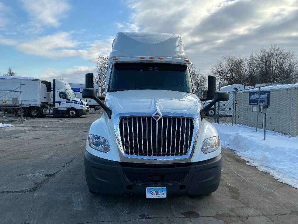 Sleeper Tractor-Heavy Duty Tractors-International-2020-LT625-Chicopee-MA-472,343\n\t\tmiles-$ 41,500 - Image 2