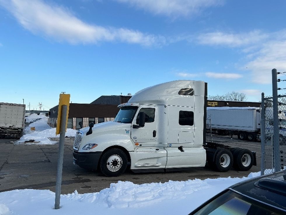 Sleeper Tractor-Heavy Duty Tractors-International-2020-LT625-Chicopee-MA-472,343\n\t\tmiles-$ 41,500 - Image 4