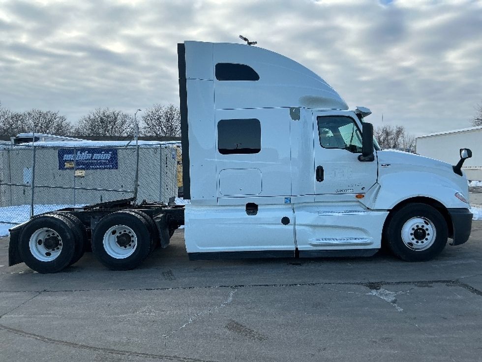 Sleeper Tractor-Heavy Duty Tractors-International-2020-LT625-Chicopee-MA-472,343\n\t\tmiles-$ 41,500 - Image 8