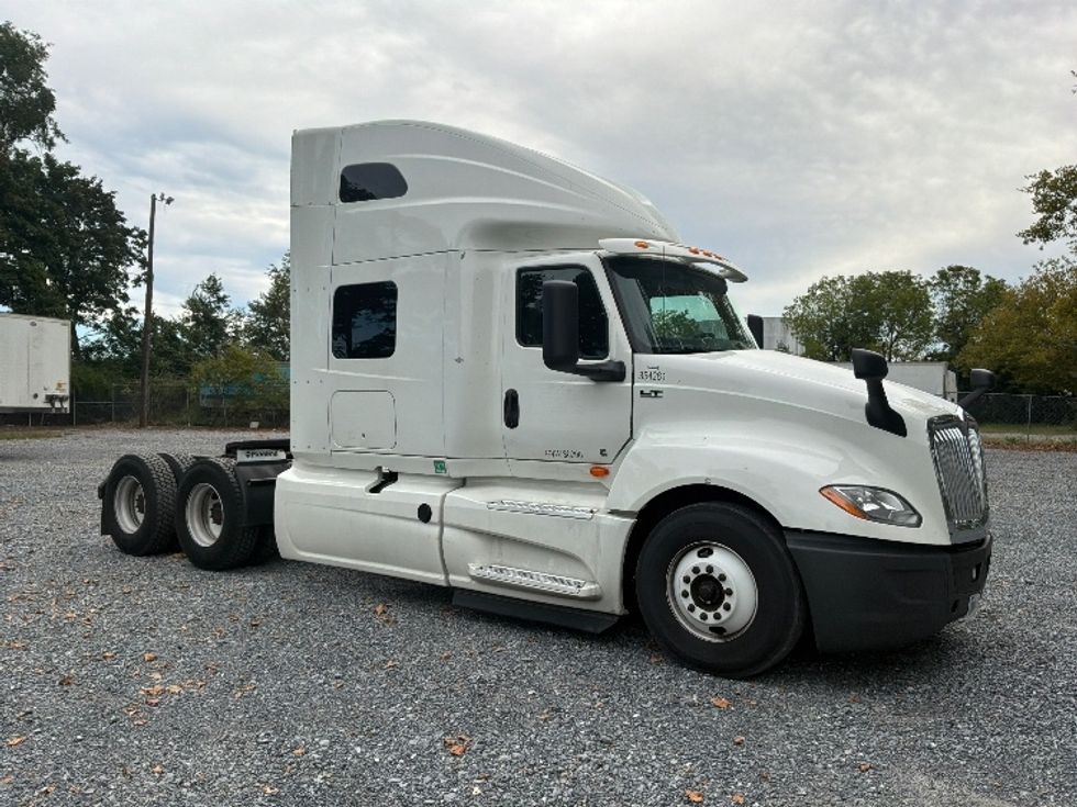 Sleeper Tractor-Heavy Duty Tractors-International-2020-LT625-Cleona-PA-594,732\n\t\tmiles-$ 46,000 - Image 1