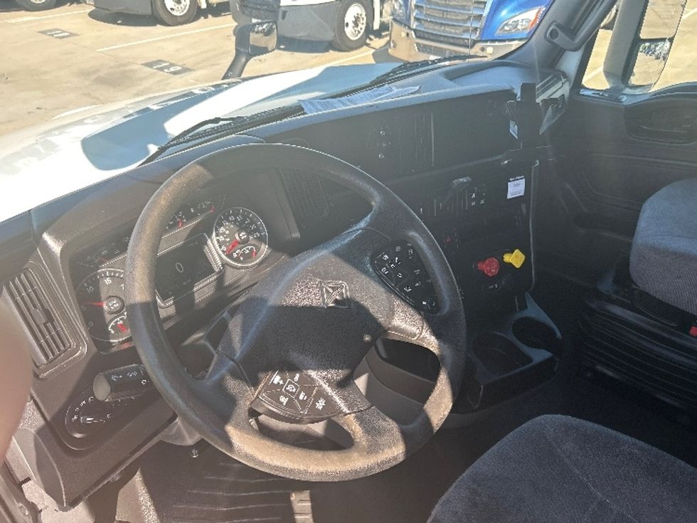 Sleeper Tractor-Heavy Duty Tractors-International-2020-LT625-Cleveland-TN-559,676\n\t\tmiles-$ 41,000 - Image 10