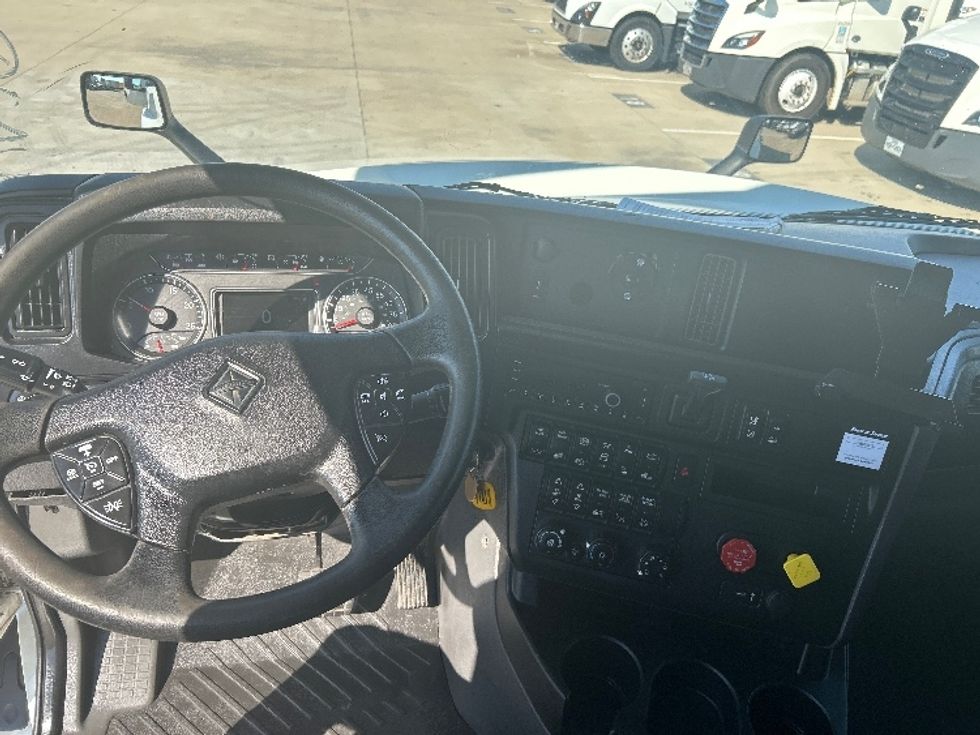 Sleeper Tractor-Heavy Duty Tractors-International-2020-LT625-Cleveland-TN-559,676\n\t\tmiles-$ 41,000 - Image 11