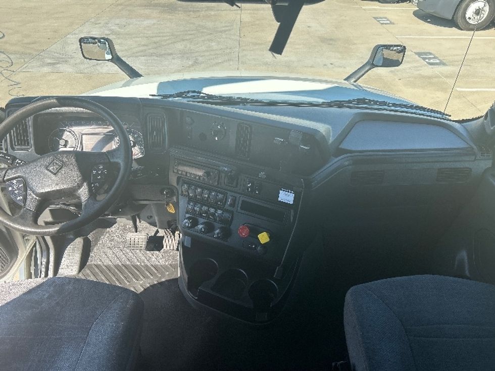Sleeper Tractor-Heavy Duty Tractors-International-2020-LT625-Cleveland-TN-559,676\n\t\tmiles-$ 41,000 - Image 12