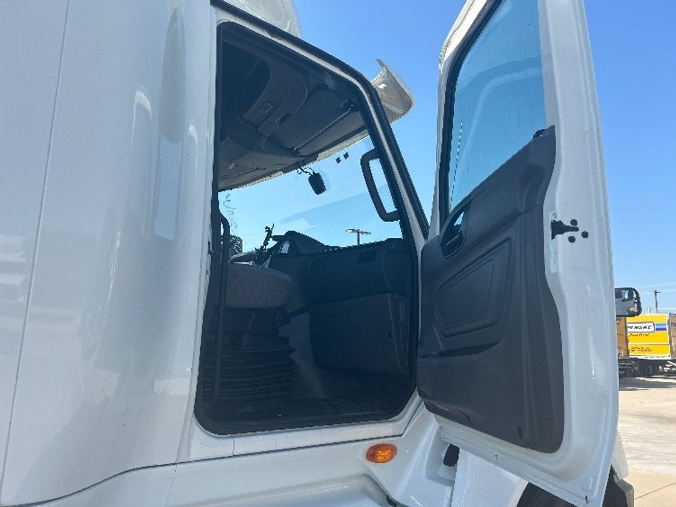 Sleeper Tractor-Heavy Duty Tractors-International-2020-LT625-Cleveland-TN-559,676\n\t\tmiles-$ 41,000 - Image 13