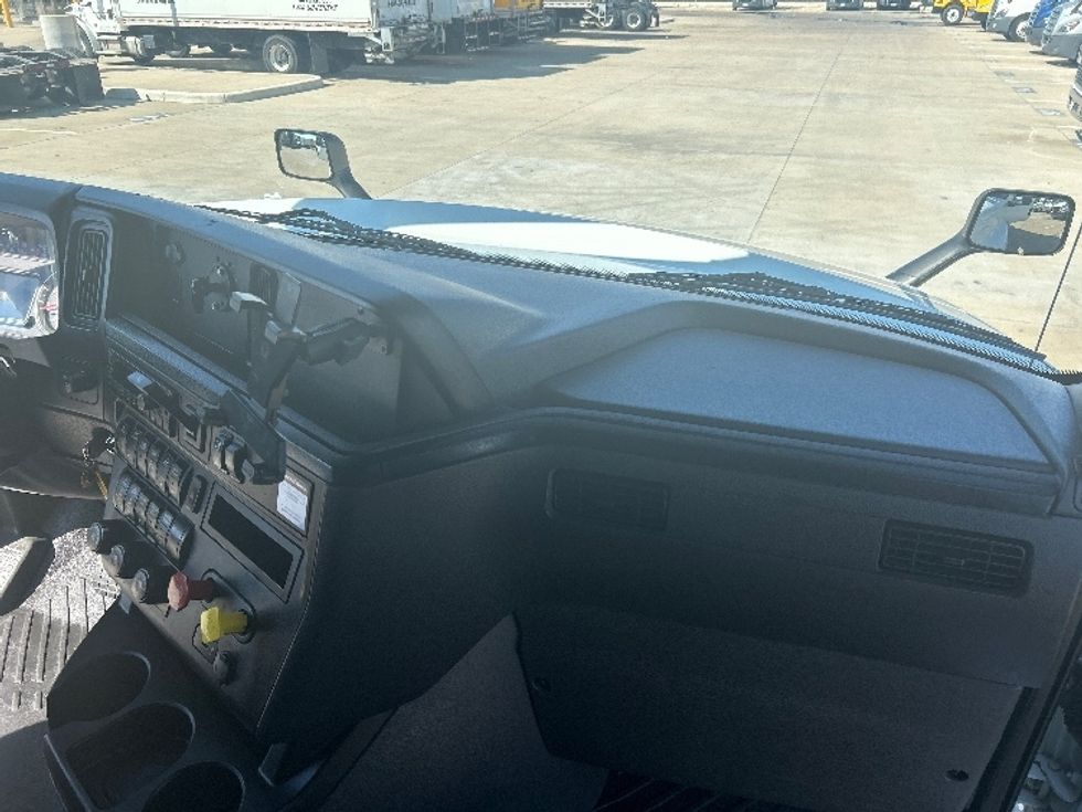 Sleeper Tractor-Heavy Duty Tractors-International-2020-LT625-Cleveland-TN-559,676\n\t\tmiles-$ 41,000 - Image 14