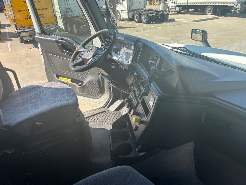 Sleeper Tractor-Heavy Duty Tractors-International-2020-LT625-Cleveland-TN-559,676\n\t\tmiles-$ 41,000 - Image 15