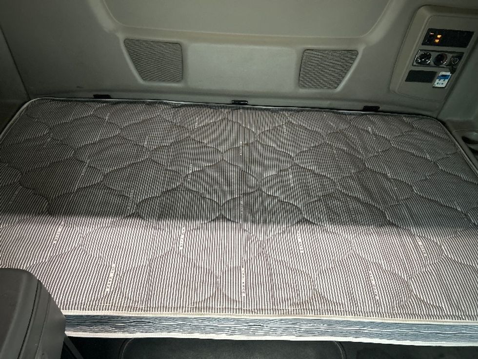 Sleeper Tractor-Heavy Duty Tractors-International-2020-LT625-Cleveland-TN-559,676\n\t\tmiles-$ 41,000 - Image 17