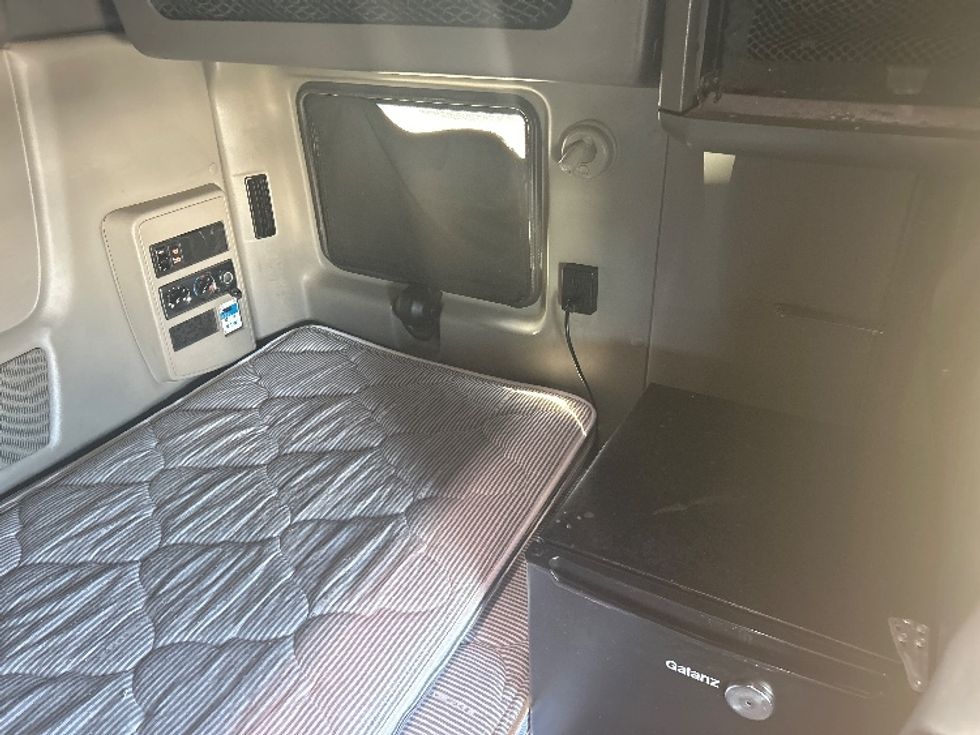 Sleeper Tractor-Heavy Duty Tractors-International-2020-LT625-Cleveland-TN-559,676\n\t\tmiles-$ 41,000 - Image 18