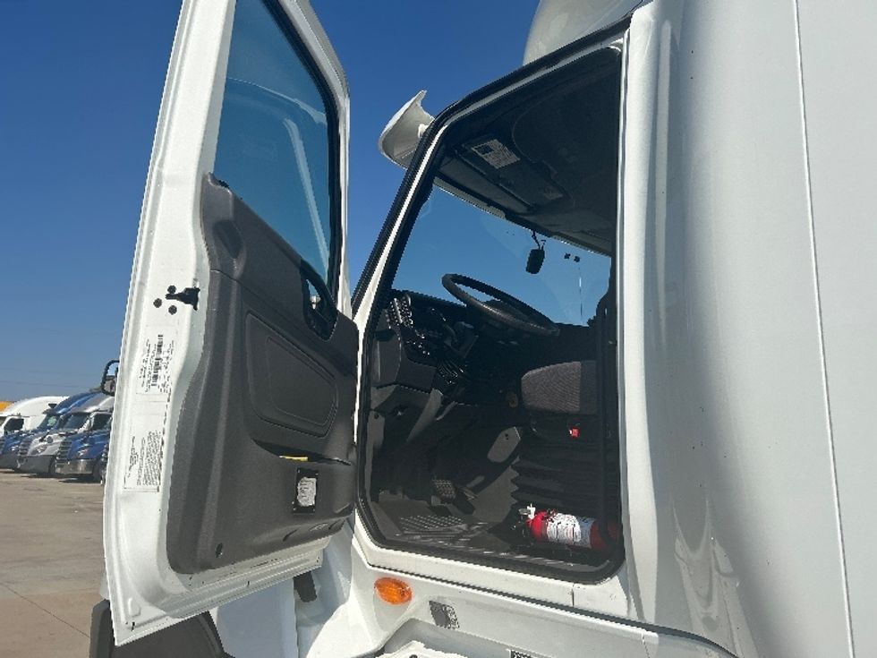 Sleeper Tractor-Heavy Duty Tractors-International-2020-LT625-Cleveland-TN-559,676\n\t\tmiles-$ 41,000 - Image 9