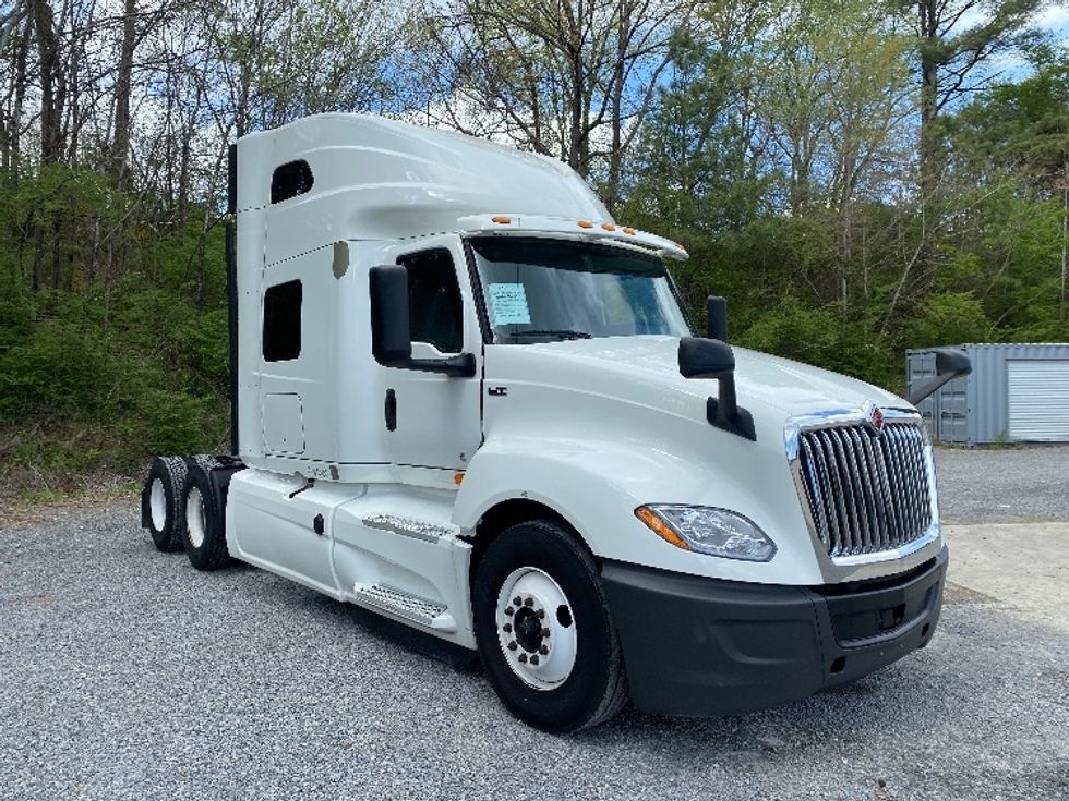 Sleeper Tractor-Heavy Duty Tractors-International-2020-LT625-Cleveland-TN-695,630\n\t\tmiles-$ 29,750 - Image 1
