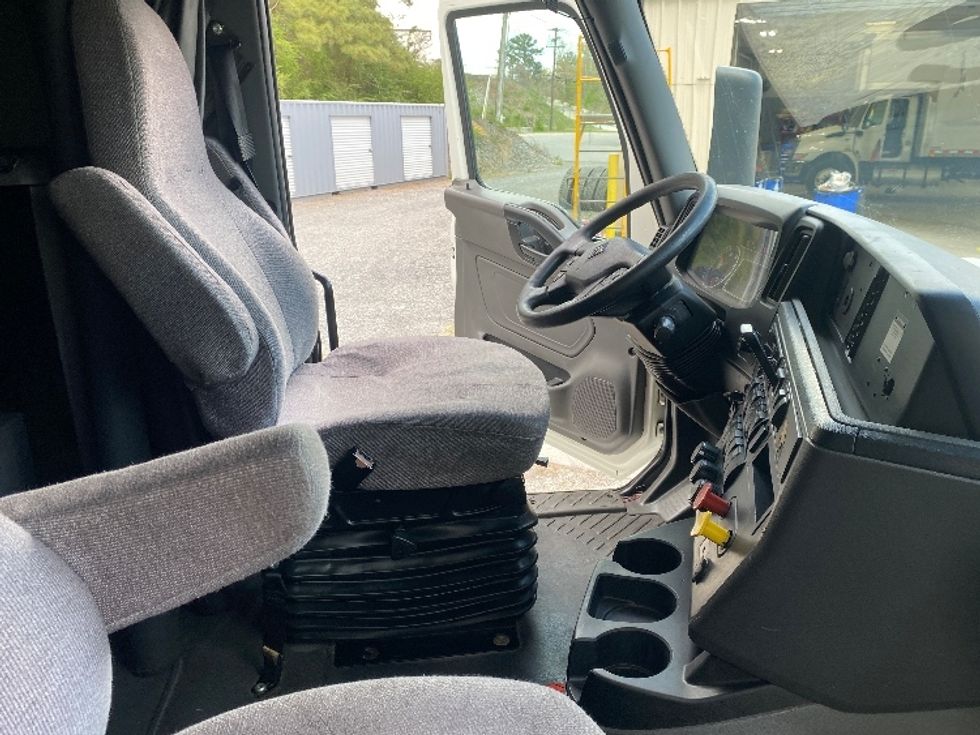 Sleeper Tractor-Heavy Duty Tractors-International-2020-LT625-Cleveland-TN-695,630\n\t\tmiles-$ 29,750 - Image 14