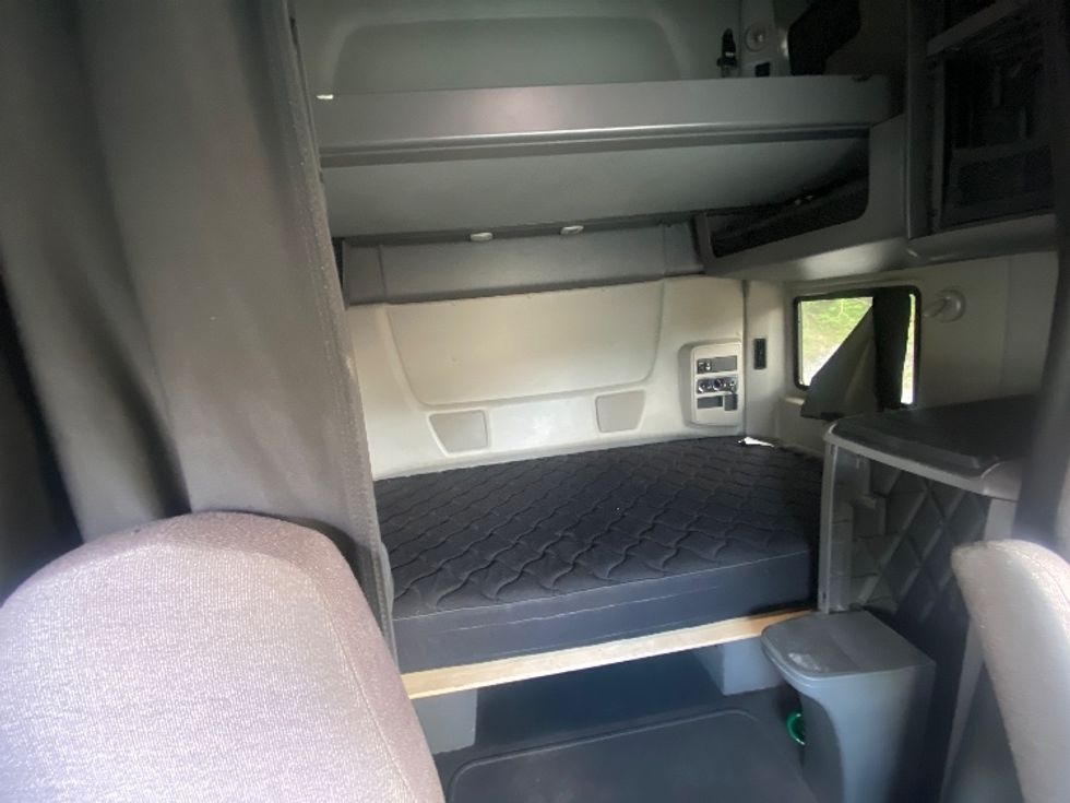 Sleeper Tractor-Heavy Duty Tractors-International-2020-LT625-Cleveland-TN-695,630\n\t\tmiles-$ 29,750 - Image 15