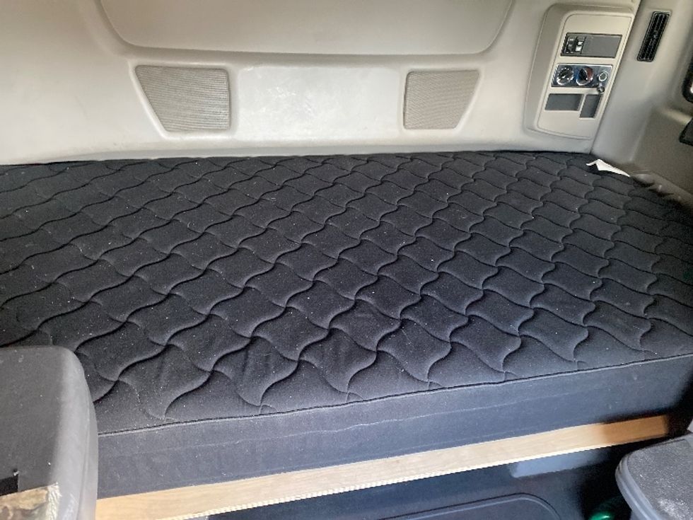 Sleeper Tractor-Heavy Duty Tractors-International-2020-LT625-Cleveland-TN-695,630\n\t\tmiles-$ 29,750 - Image 16