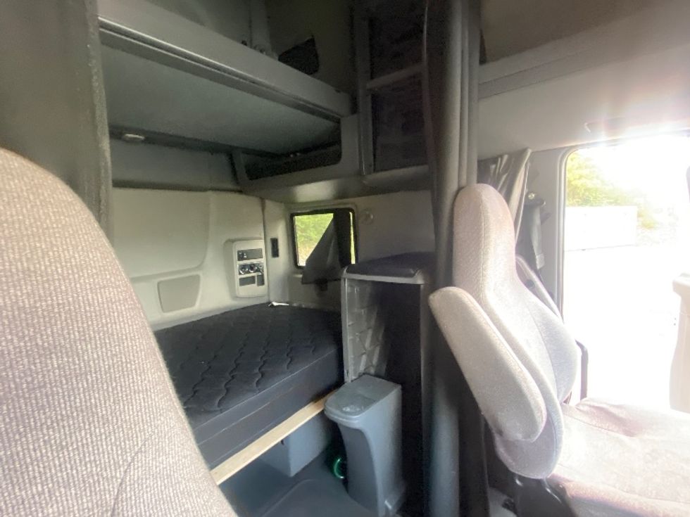 Sleeper Tractor-Heavy Duty Tractors-International-2020-LT625-Cleveland-TN-695,630\n\t\tmiles-$ 29,750 - Image 17