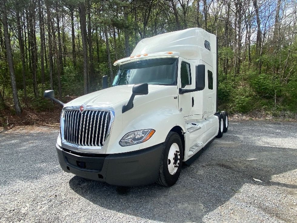 Sleeper Tractor-Heavy Duty Tractors-International-2020-LT625-Cleveland-TN-695,630\n\t\tmiles-$ 29,750 - Image 3
