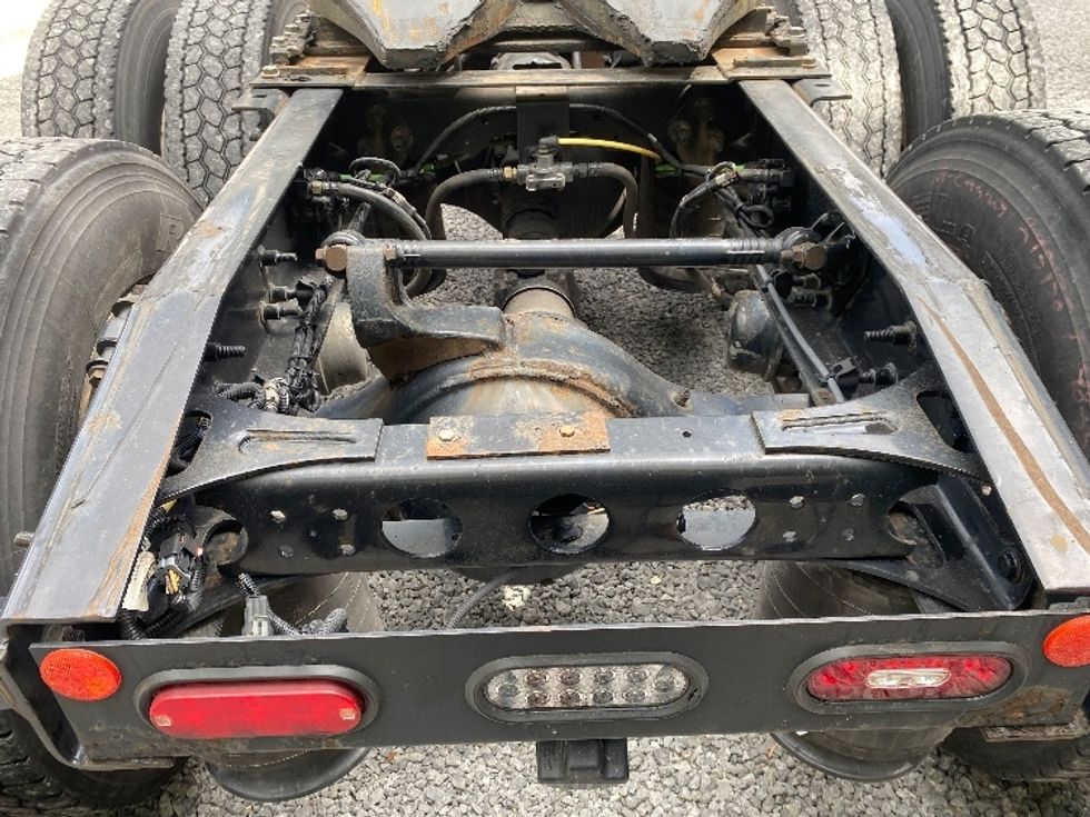 Sleeper Tractor-Heavy Duty Tractors-International-2020-LT625-Cleveland-TN-695,630\n\t\tmiles-$ 29,750 - Image 6