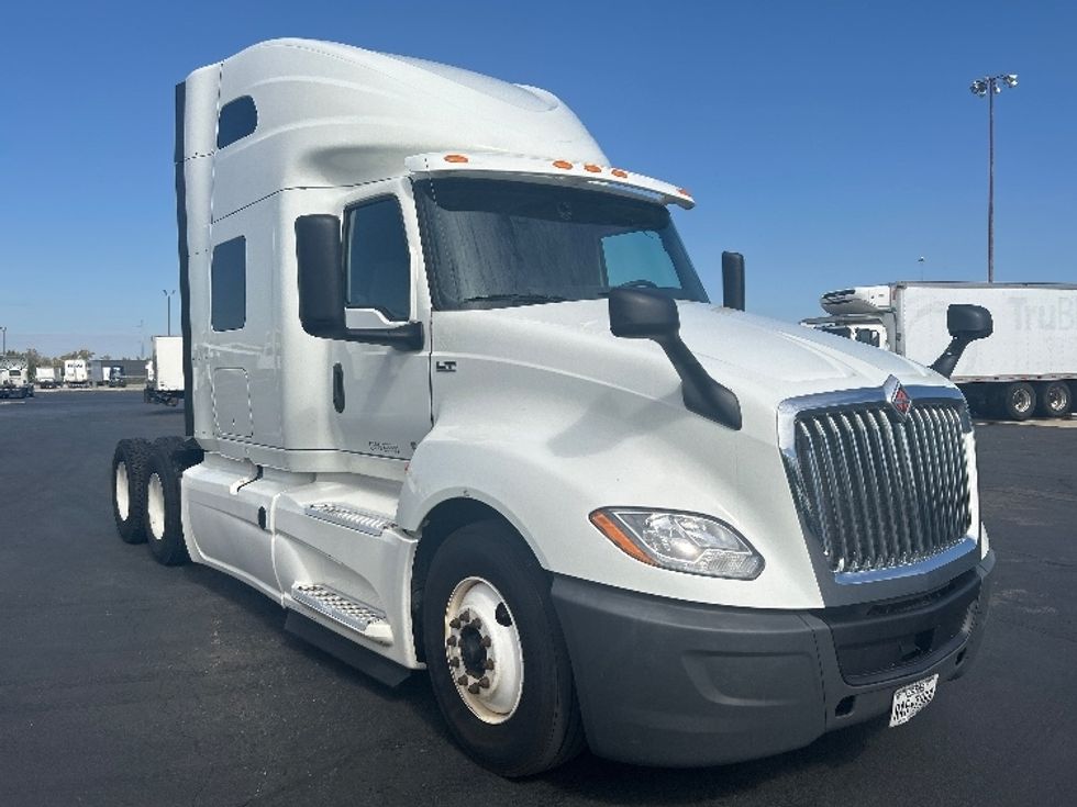 Sleeper Tractor-Heavy Duty Tractors-International-2020-LT625-Columbus-OH-496,883\n\t\tmiles-$ 52,500 - Image 1