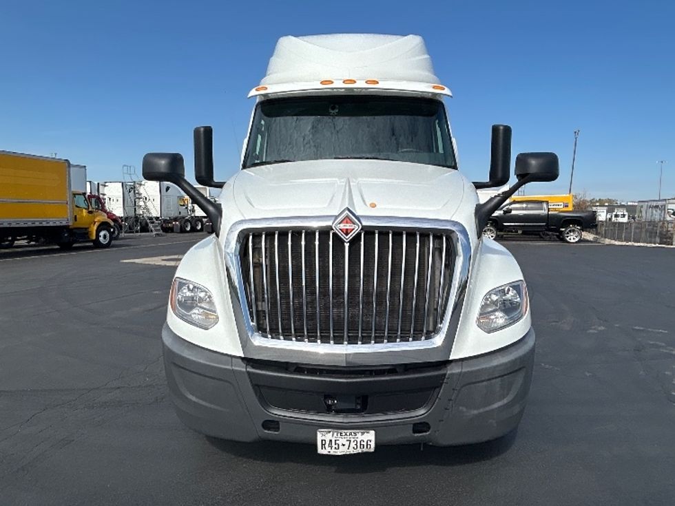 Sleeper Tractor-Heavy Duty Tractors-International-2020-LT625-Columbus-OH-496,883\n\t\tmiles-$ 52,500 - Image 2