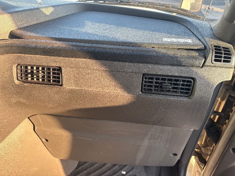 Sleeper Tractor-Heavy Duty Tractors-International-2020-LT625-Columbus-OH-729,882\n\t\tmiles-$ 29,000 - Image 14