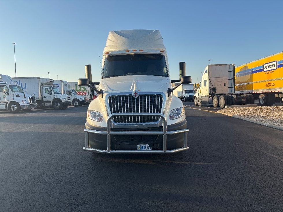 Sleeper Tractor-Heavy Duty Tractors-International-2020-LT625-Columbus-OH-729,882\n\t\tmiles-$ 29,000 - Image 2