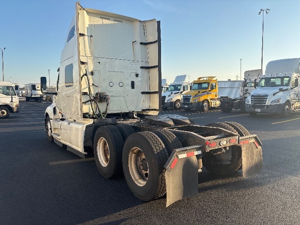 Sleeper Tractor-Heavy Duty Tractors-International-2020-LT625-Columbus-OH-729,882\n\t\tmiles-$ 29,000 - Image 5