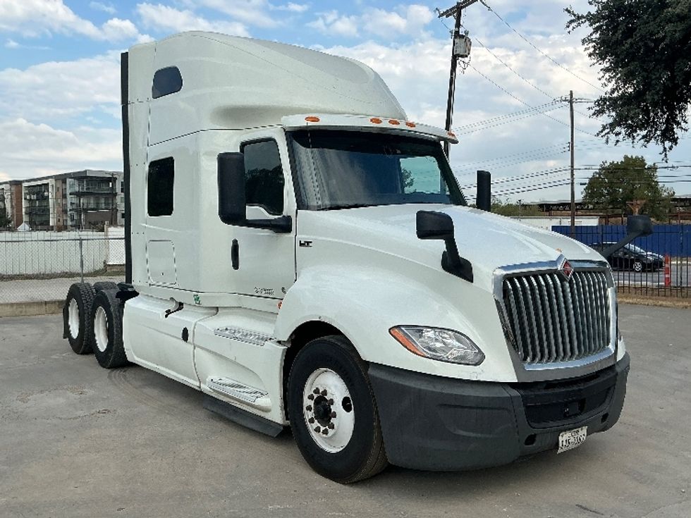 Sleeper Tractor-Heavy Duty Tractors-International-2020-LT625-Dallas-TX-456,768\n\t\tmiles-$ 54,500 - Image 1