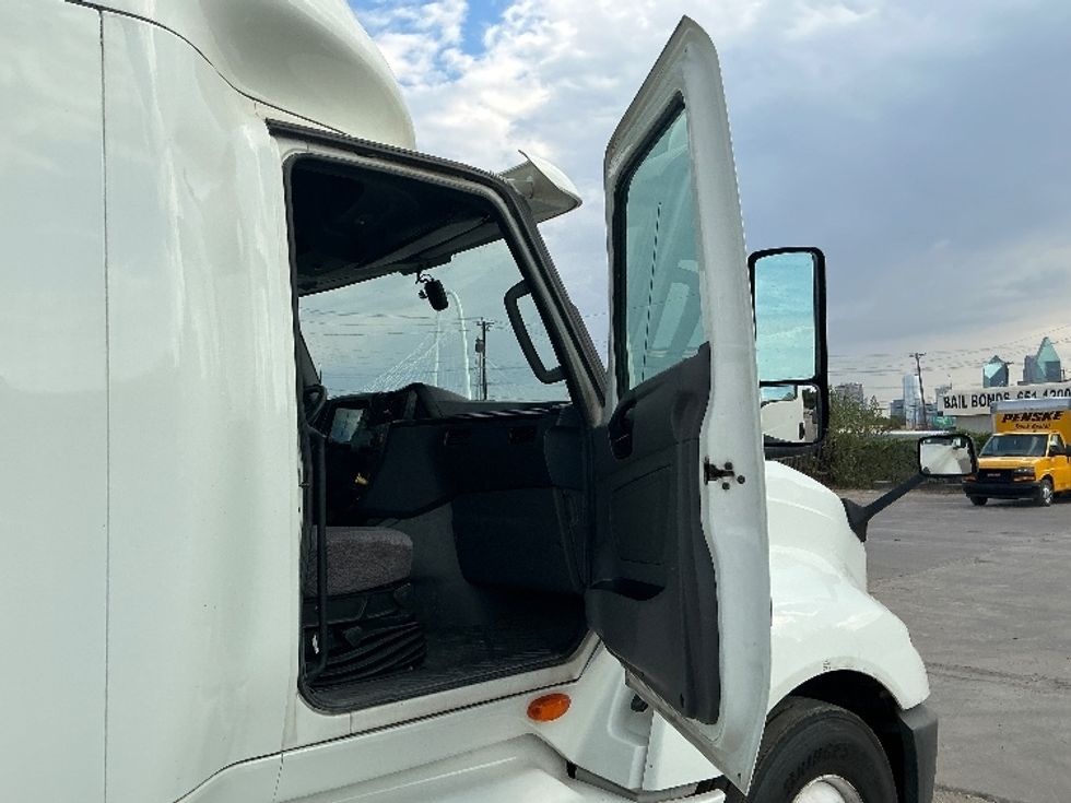 Sleeper Tractor-Heavy Duty Tractors-International-2020-LT625-Dallas-TX-456,768\n\t\tmiles-$ 54,500 - Image 13