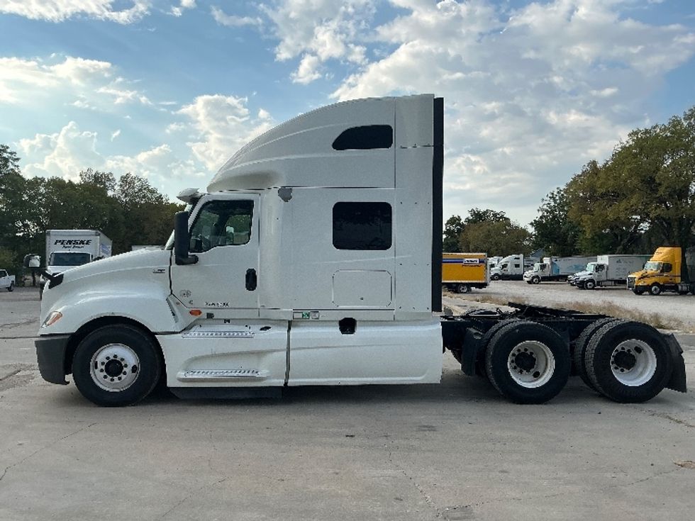 Sleeper Tractor-Heavy Duty Tractors-International-2020-LT625-Dallas-TX-456,768\n\t\tmiles-$ 54,500 - Image 4