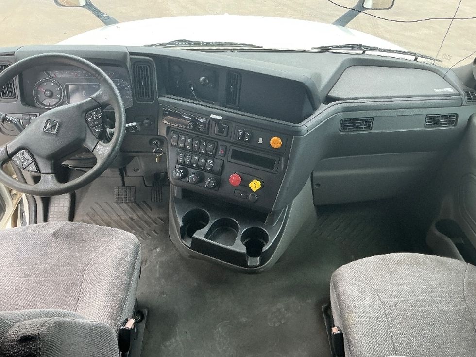 Sleeper Tractor-Heavy Duty Tractors-International-2020-LT625-Dallas-TX-461,428\n\t\tmiles-$ 54,250 - Image 12