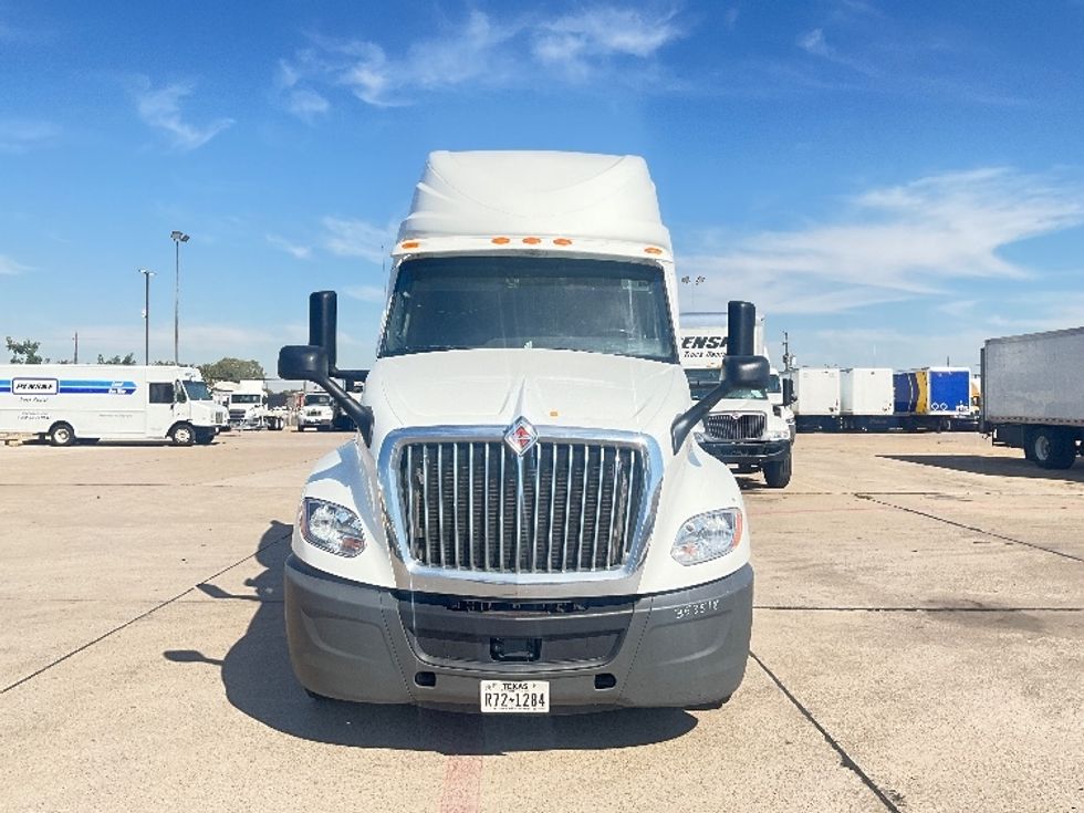 Sleeper Tractor-Heavy Duty Tractors-International-2020-LT625-Dallas-TX-461,428\n\t\tmiles-$ 54,250 - Image 2