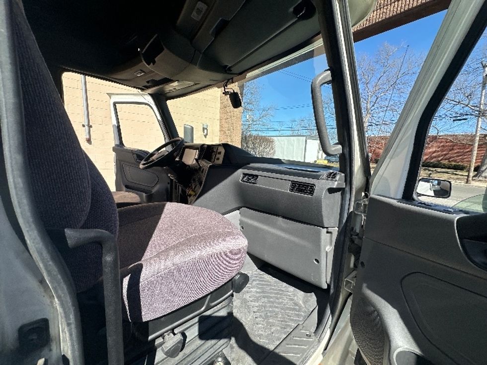 Sleeper Tractor-Heavy Duty Tractors-International-2020-LT625-Dayton-NJ-456,275\n\t\tmiles-$ 54,500 - Image 15