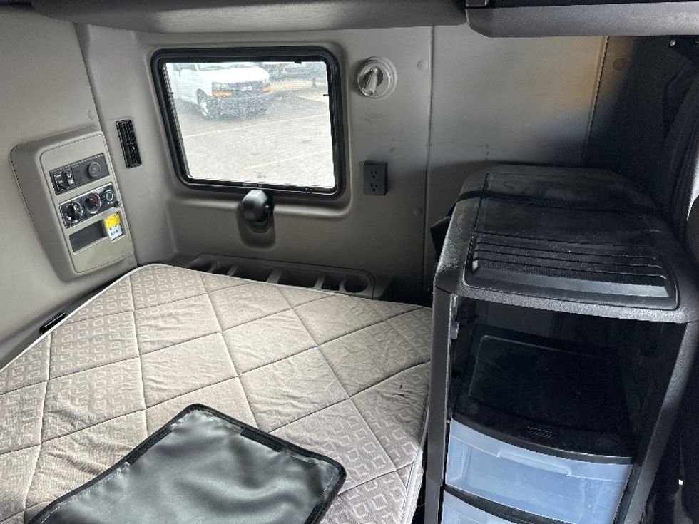 Sleeper Tractor-Heavy Duty Tractors-International-2020-LT625-Dayton-NJ-456,275\n\t\tmiles-$ 54,500 - Image 18