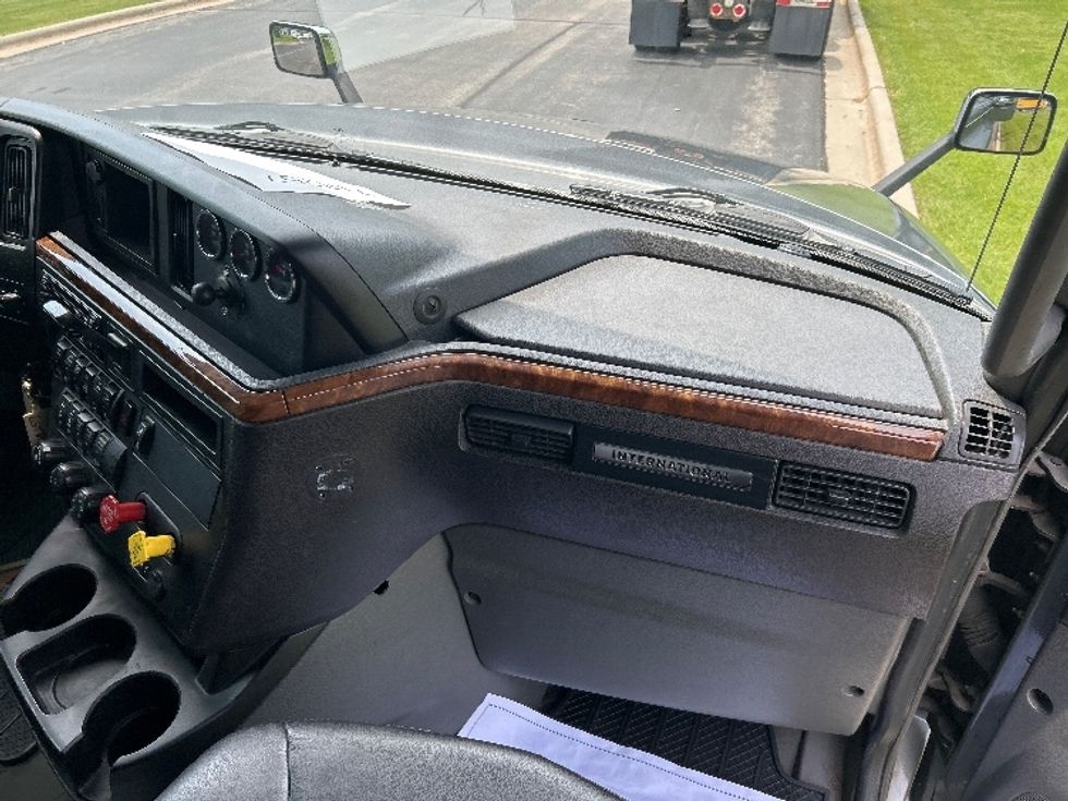 Sleeper Tractor-Heavy Duty Tractors-International-2020-LT625-De Pere-WI-638,054\n\t\tmiles-$ 41,750 - Image 14