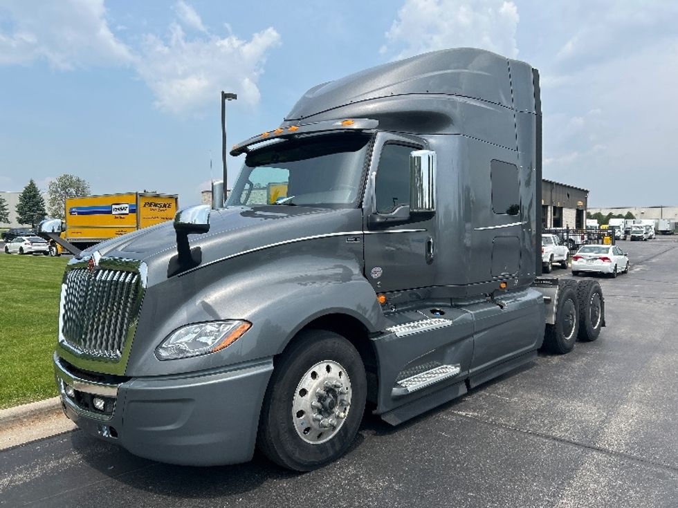 Sleeper Tractor-Heavy Duty Tractors-International-2020-LT625-De Pere-WI-638,054\n\t\tmiles-$ 41,750 - Image 3