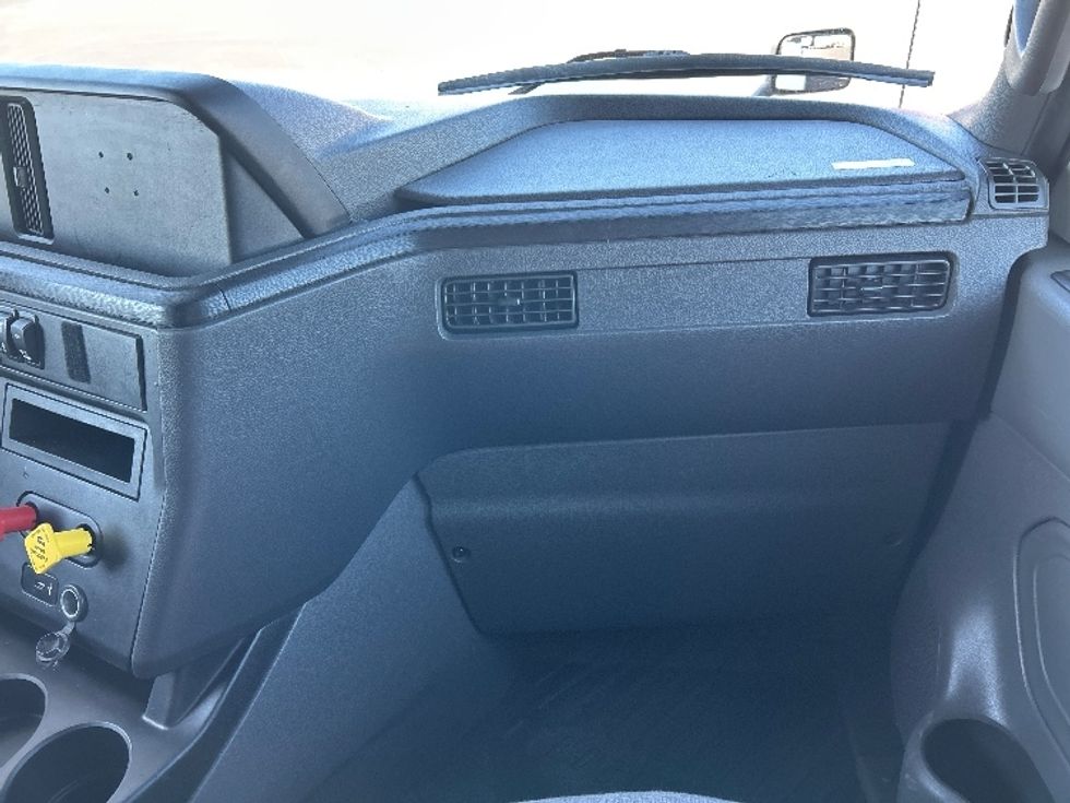 Sleeper Tractor-Heavy Duty Tractors-International-2020-LT625-Denver-CO-577,479\n\t\tmiles-$ 42,250 - Image 14